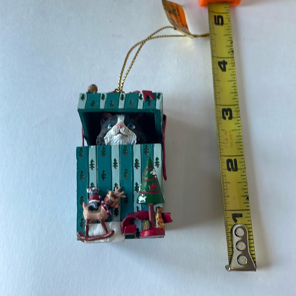 Danbury Mint Comical Cats ornament Gary Patterson peek a boo